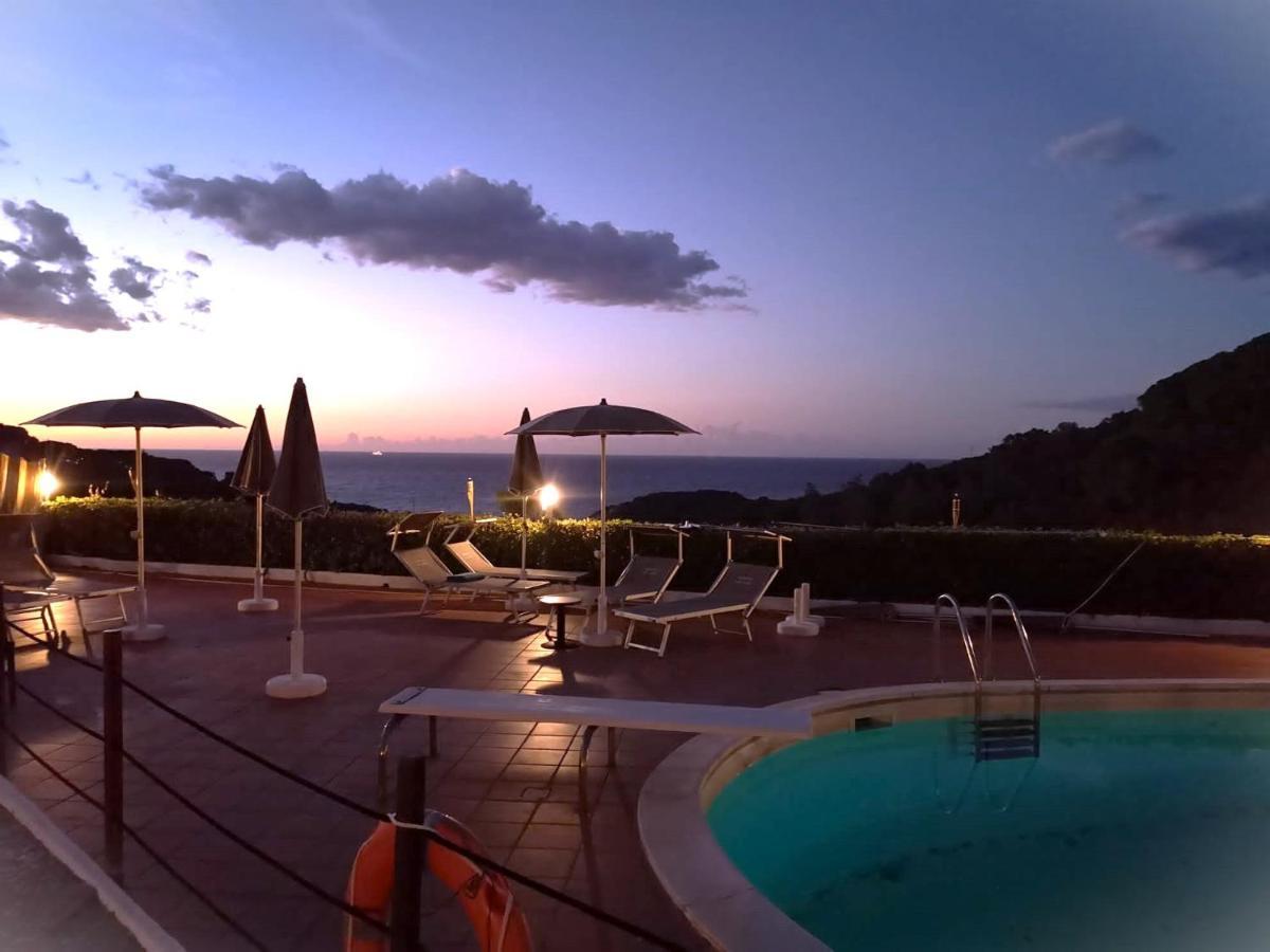 Hotel Horizon Elba ポルトフェッラーイオ エクステリア 写真