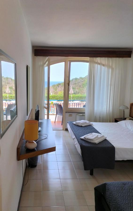 Hotel Horizon Elba ポルトフェッラーイオ エクステリア 写真