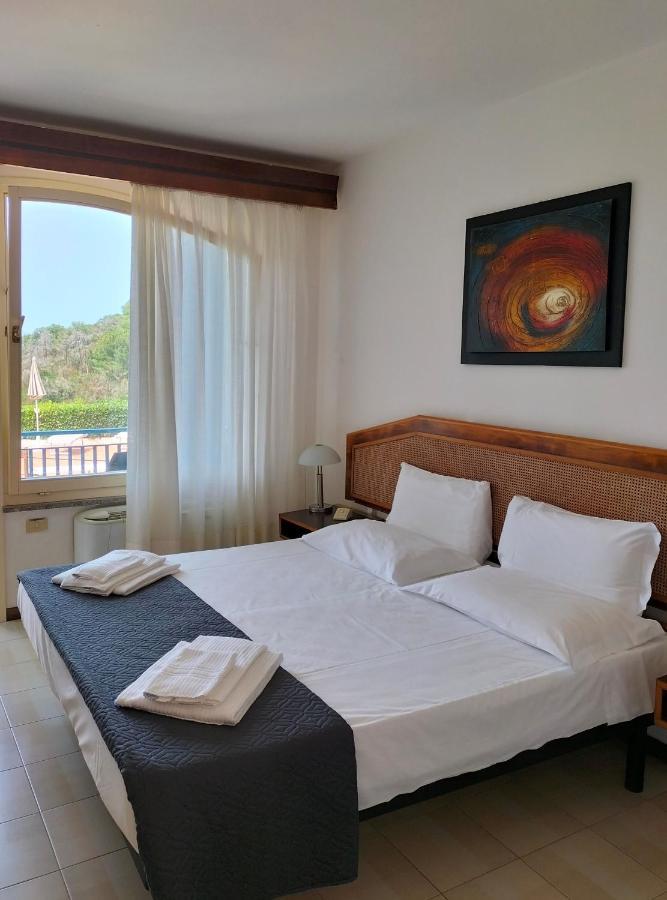 Hotel Horizon Elba ポルトフェッラーイオ エクステリア 写真